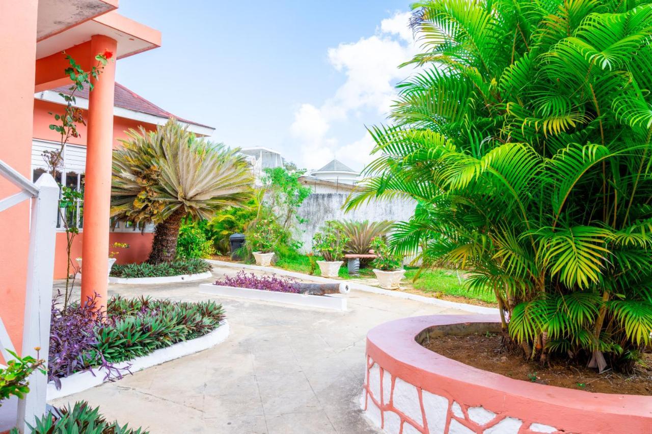 Shields Negril Villas Exteriör bild