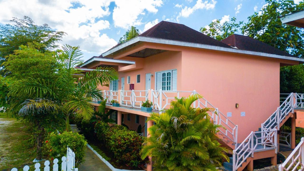 Shields Negril Villas Exteriör bild