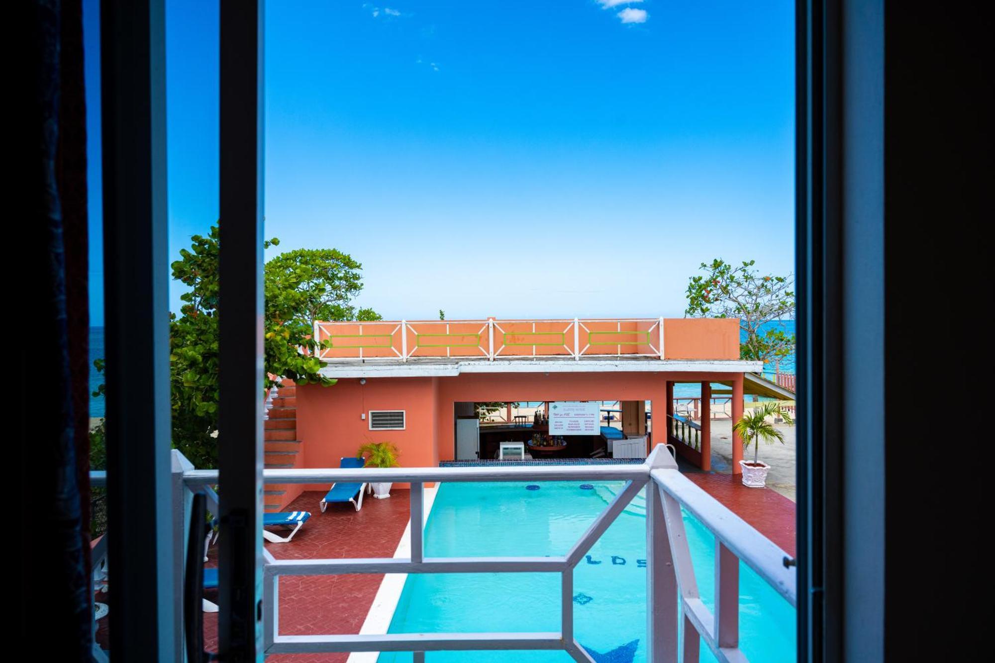 Shields Negril Villas Rum bild