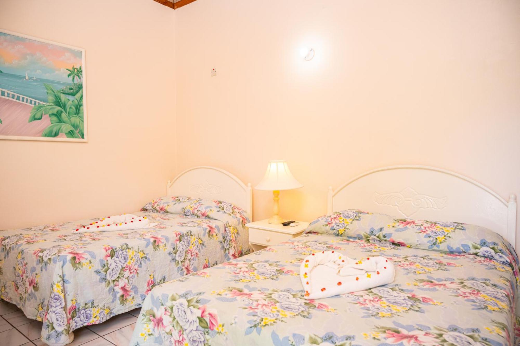 Shields Negril Villas Rum bild