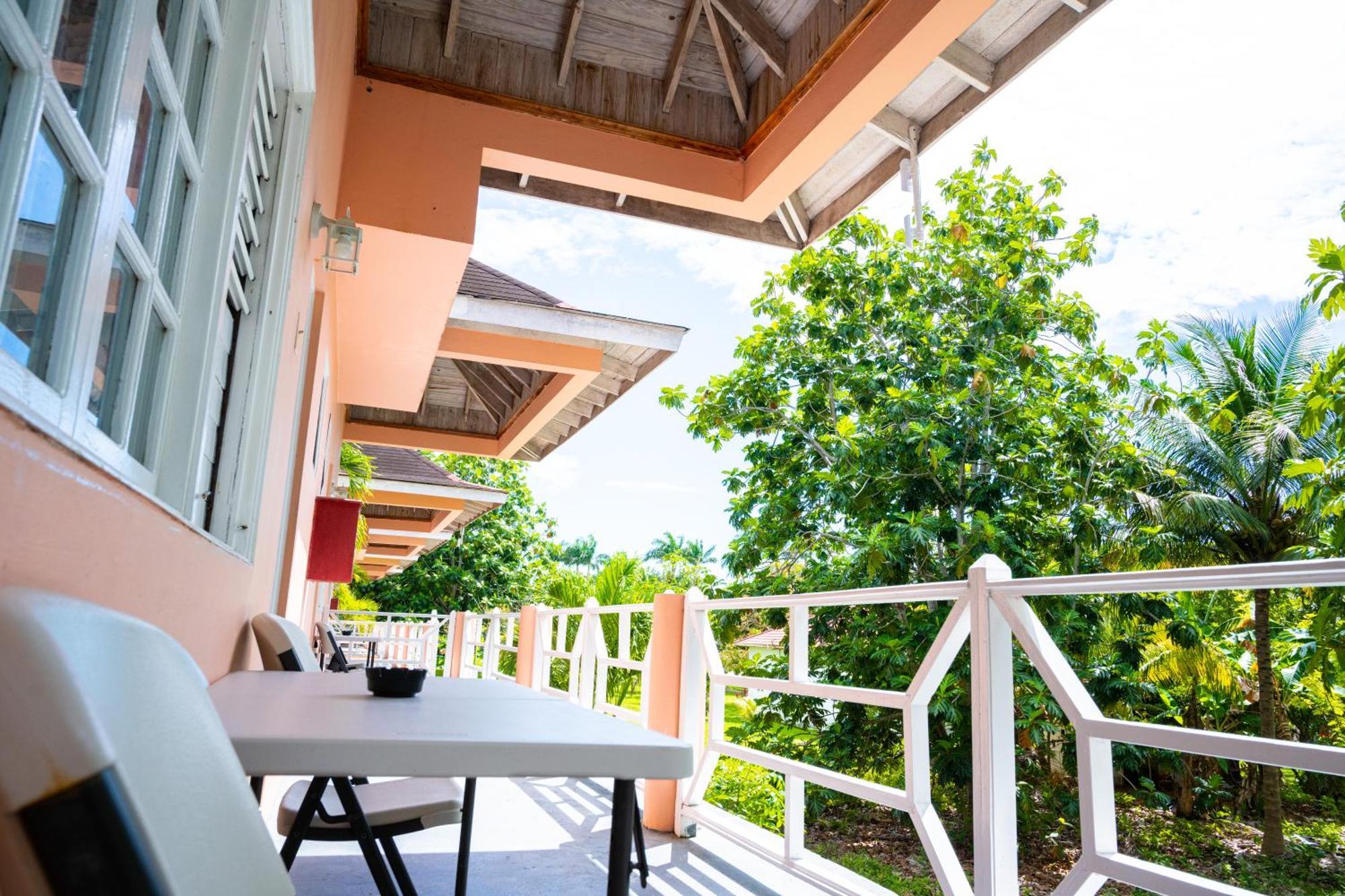 Shields Negril Villas Rum bild